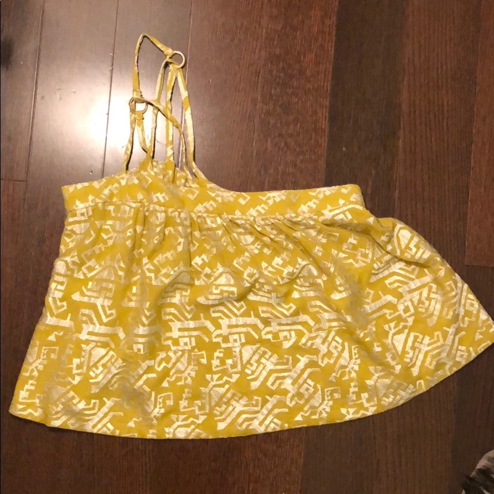 One shoulder crop top